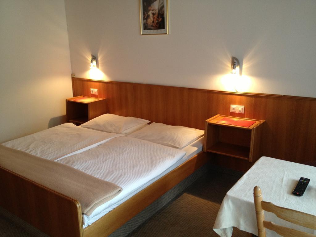 Pension & Appartement Fortin Bad Kleinkirchheim Zimmer foto
